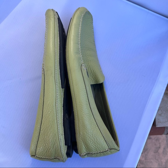 Cole Haan green leather moc toe driving loafer size 9. Casual slip on shoes. - Picture 4 of 10